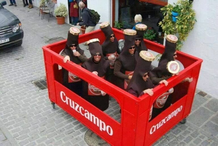 disfraz de caja de cervezas cruzcampo