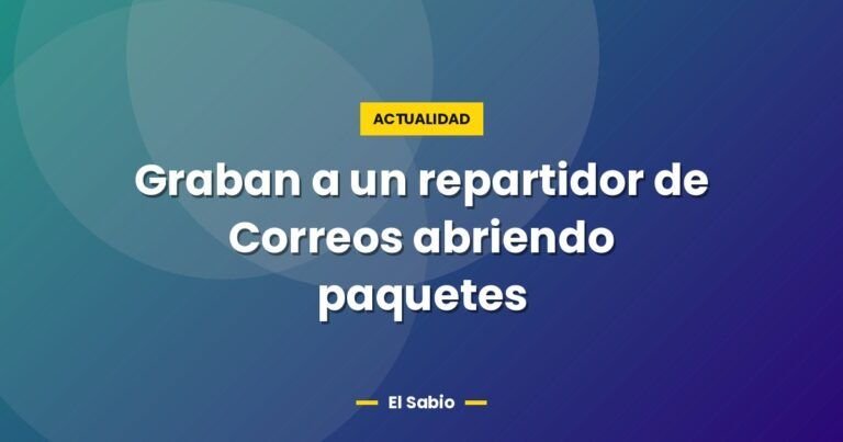graban a un repartidor de correos abriendo paquetes 4923